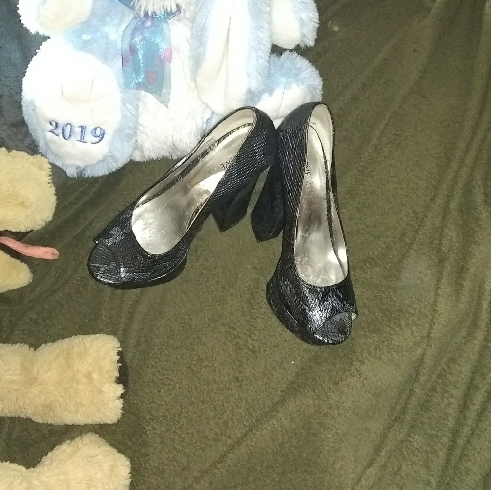 Heels - Picture 5 of 6